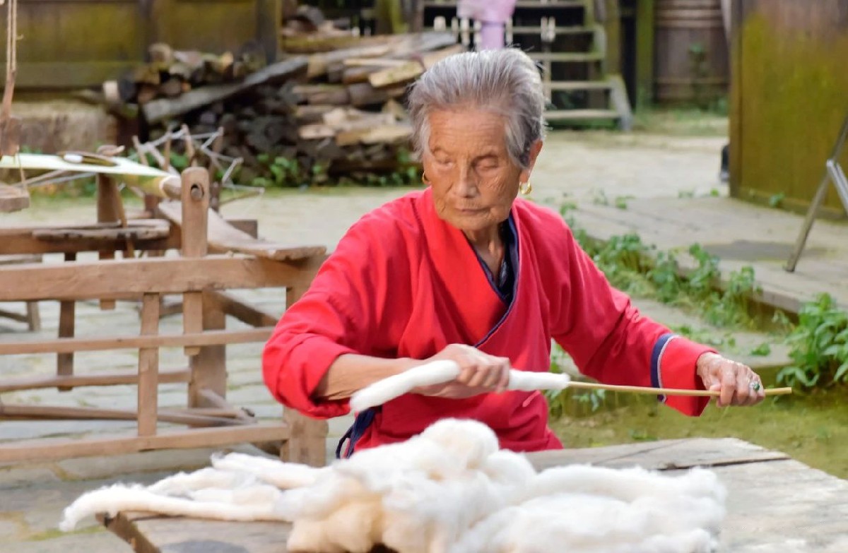 “95岁老人和她的80年非遗路”王义林